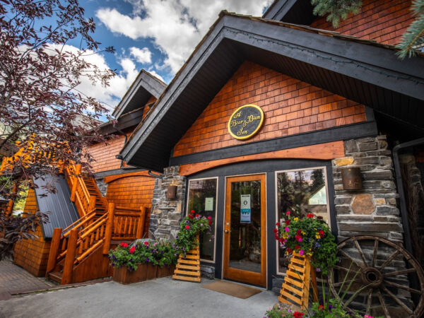 Canmore Bed and Breakfast - A Bear And Bison