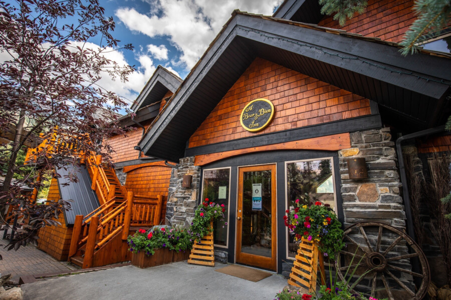 Canmore Bed and Breakfast - A Bear And Bison
