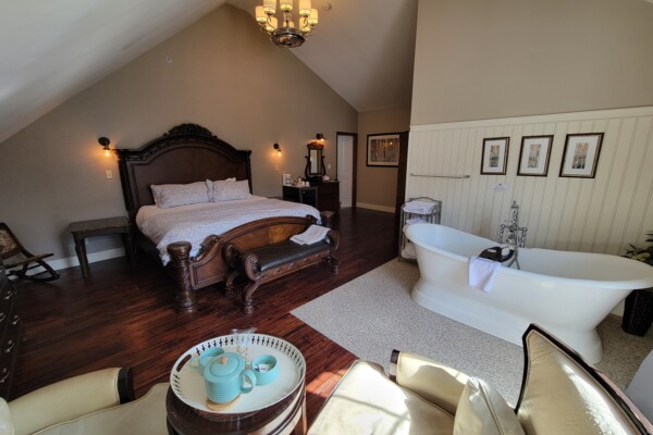 The Georgetown Inn Canmore: Room